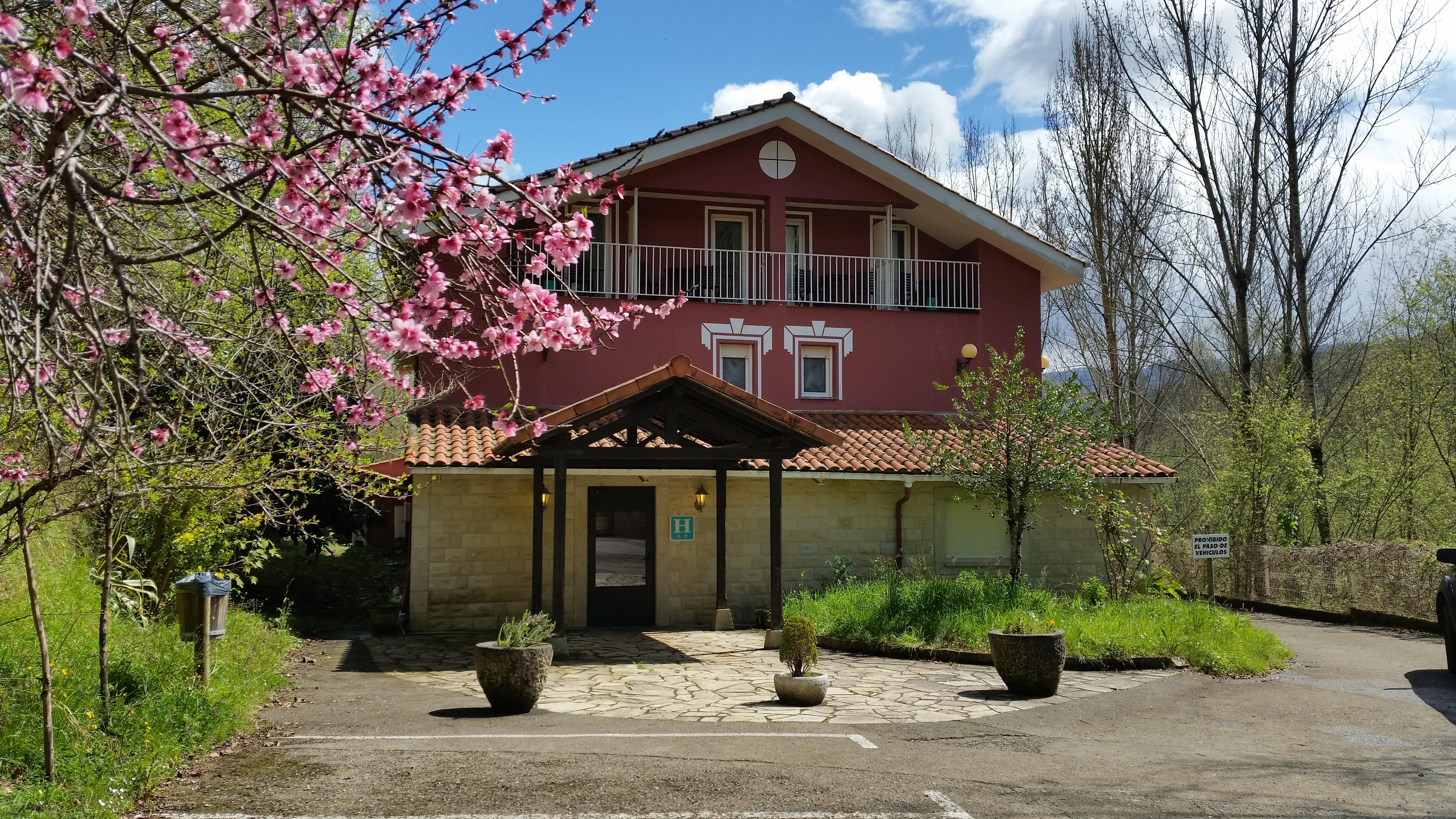 Azabache Cardes Hotel Onís Buitenkant foto